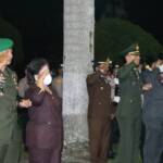 Foto : Bupati Karo, Cory S Sebayang beserta jajaran unsur Forkopimda saat mengadakan ziarah ke Makam Pahlawan Kabanjahe