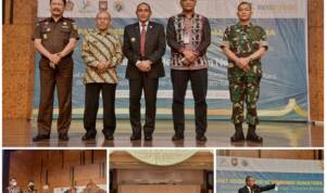 Gubernur Sumatera Utara (Sumut) Edy Rahmayadi menghadiri sekaligus membuka Rapat Koordinasi Pendataan Awal Registrasi Sosial Ekonomi (Regosek) pada Provinsi Sumut yang diselenggarakan oleh Badan Pusat Statistik Provinsi Sumut di Ballroom Grand City Hall, Jalan Balai Kota Medan, Senin (12/9/2022). Ini bertujuan untuk satu data program perlindungan sosial dan pemberdayaan kepada masyarakat. (Foto Dinas Kominfo Provinsi Sumut : Veri Ardian)