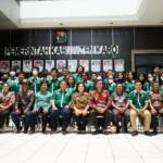 Foto : Bupati Karo didampingi Camat Berastagi saat menerima Mahasiswa KKNT USU Medan. (Foto : Dok)