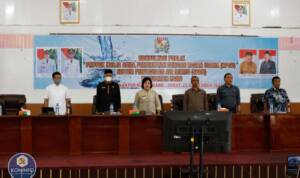 Foto : Bupati Karo bersama stake holder terkait saat membuka acara. (Foto : Dok)