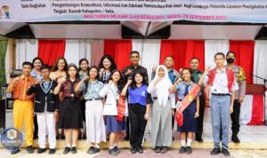 Foto : Wabup Karo dan Pimpinan OPD foto bersama peserta anak. (Foto : Dok)