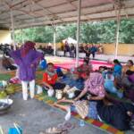 Foto: Petani KSU Mekar Jaya saat nginap di Mapolres Binjai meminta kepastian hukum