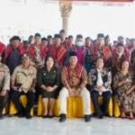 Foto : Bupati Karo, dan Forkopimda, foto bersama petugas PPS yang dilantik. 