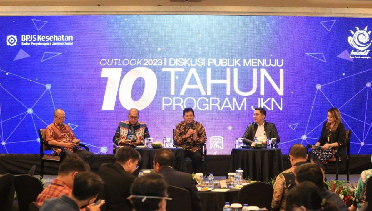 Foto : Dirut BPJS Kesehatan bersama narasuber lainnya dalam Diskusi 1 Dekade BPJS Kesehatan. (Dok)